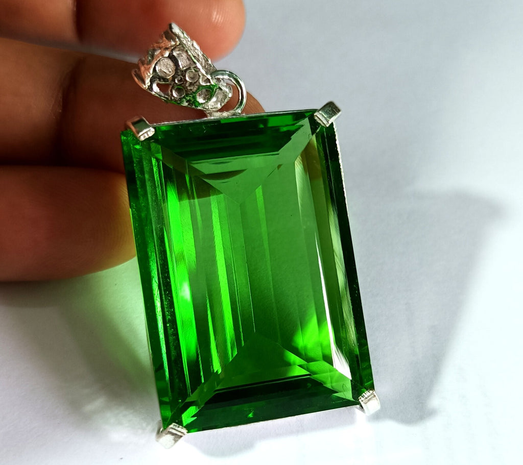 101.90 Ct Emerald Green Natural Topaz 925 Solid Silver Pendant Loose Gemstone