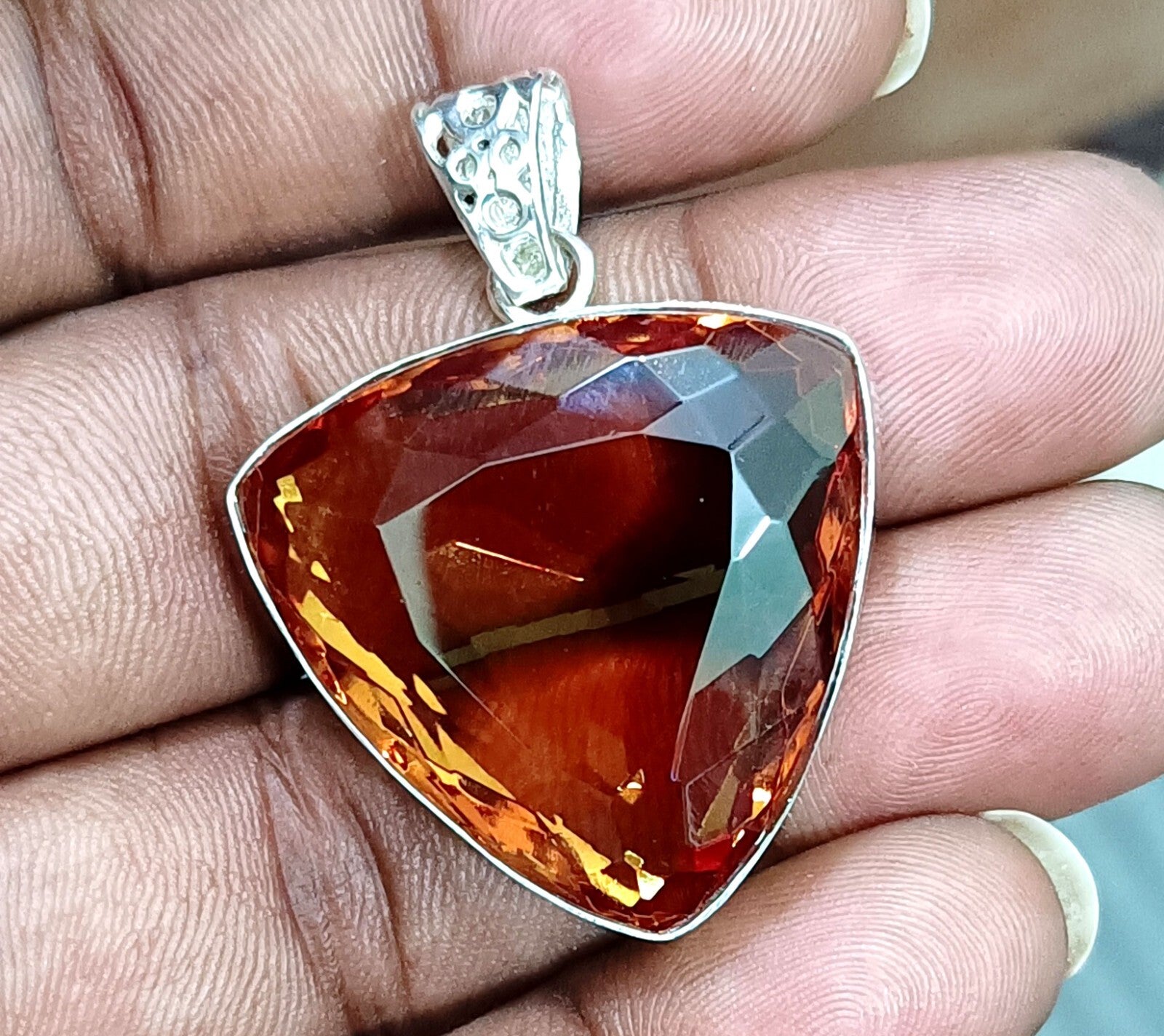 90.85 Ct Natural 7 Color Zultanite Pendant 925 Silver Loose Certified Gemstone