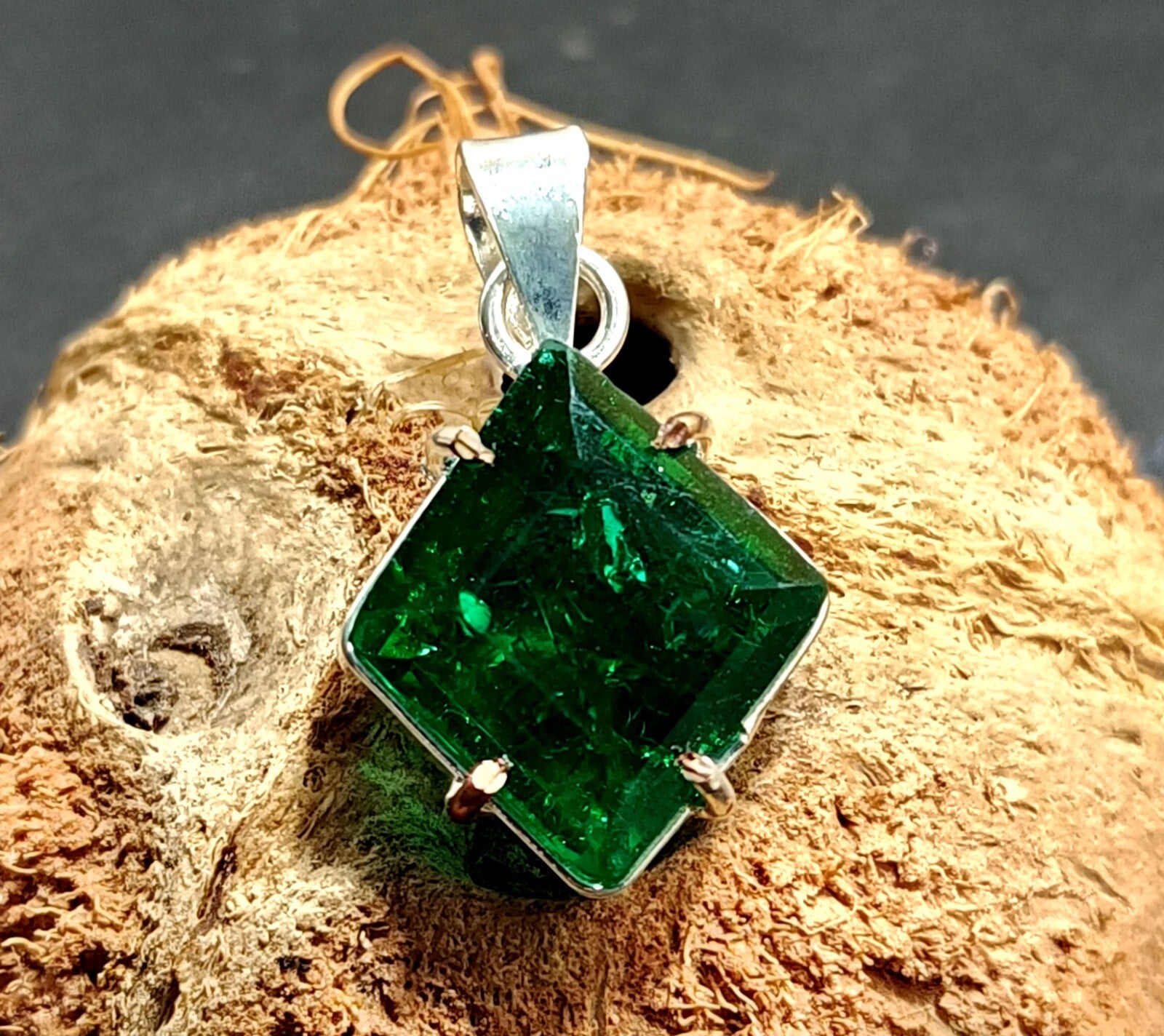 Certified 21.50 Ct Natural Emerald 925 Solid Silver Fancy Cut Pendant Gemstone