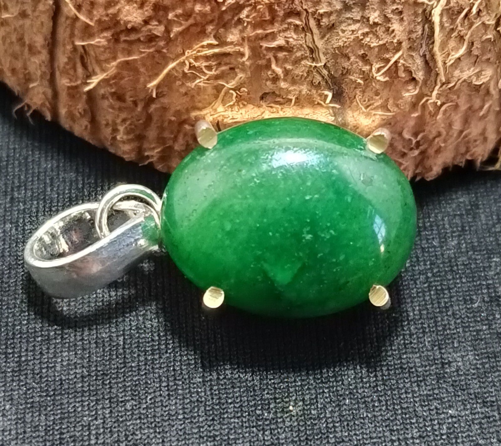 Certified 30.30 Ct Stunning Emerald Solid Silver Oval Cabochon Pendant Gemstone