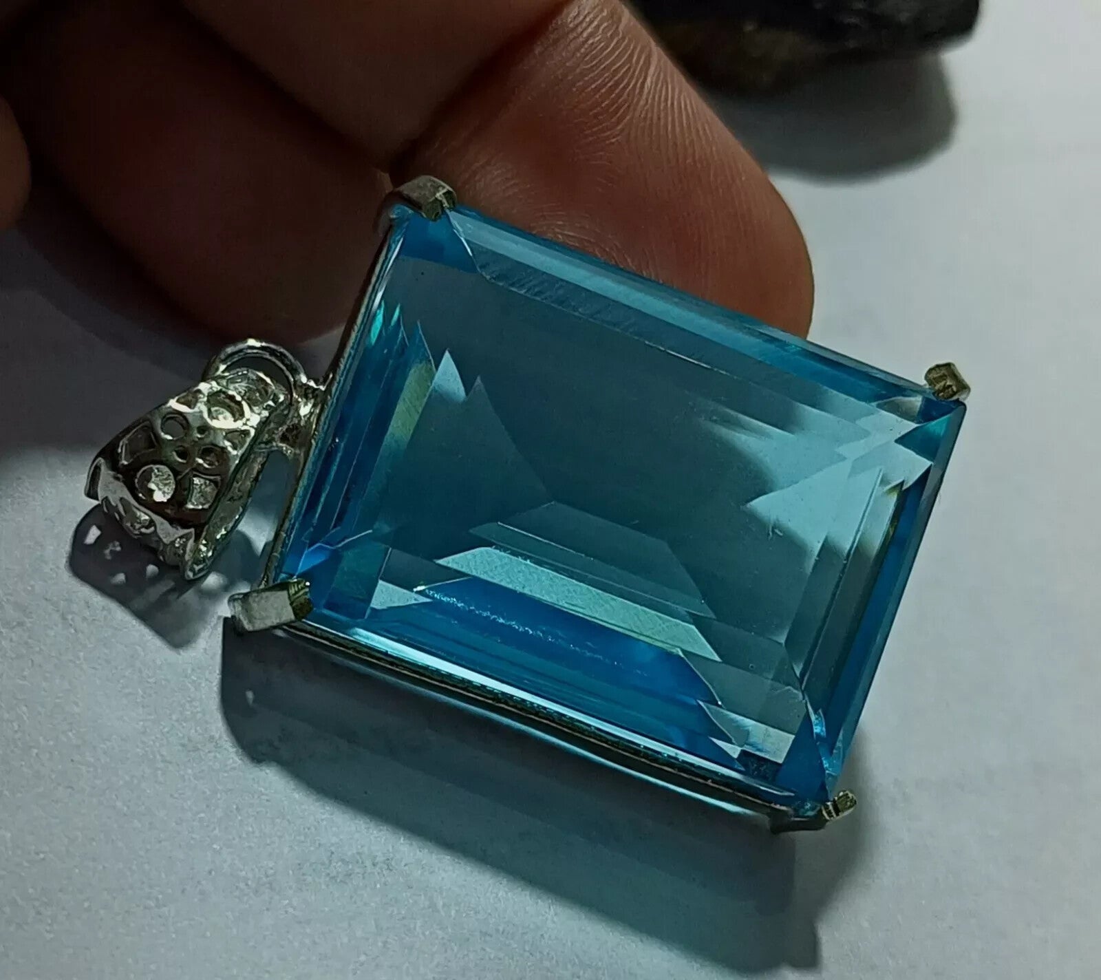 102.35 Ct EGL Certified Natural Topaz 925 Solid Silver Pendant Loose Gemstone