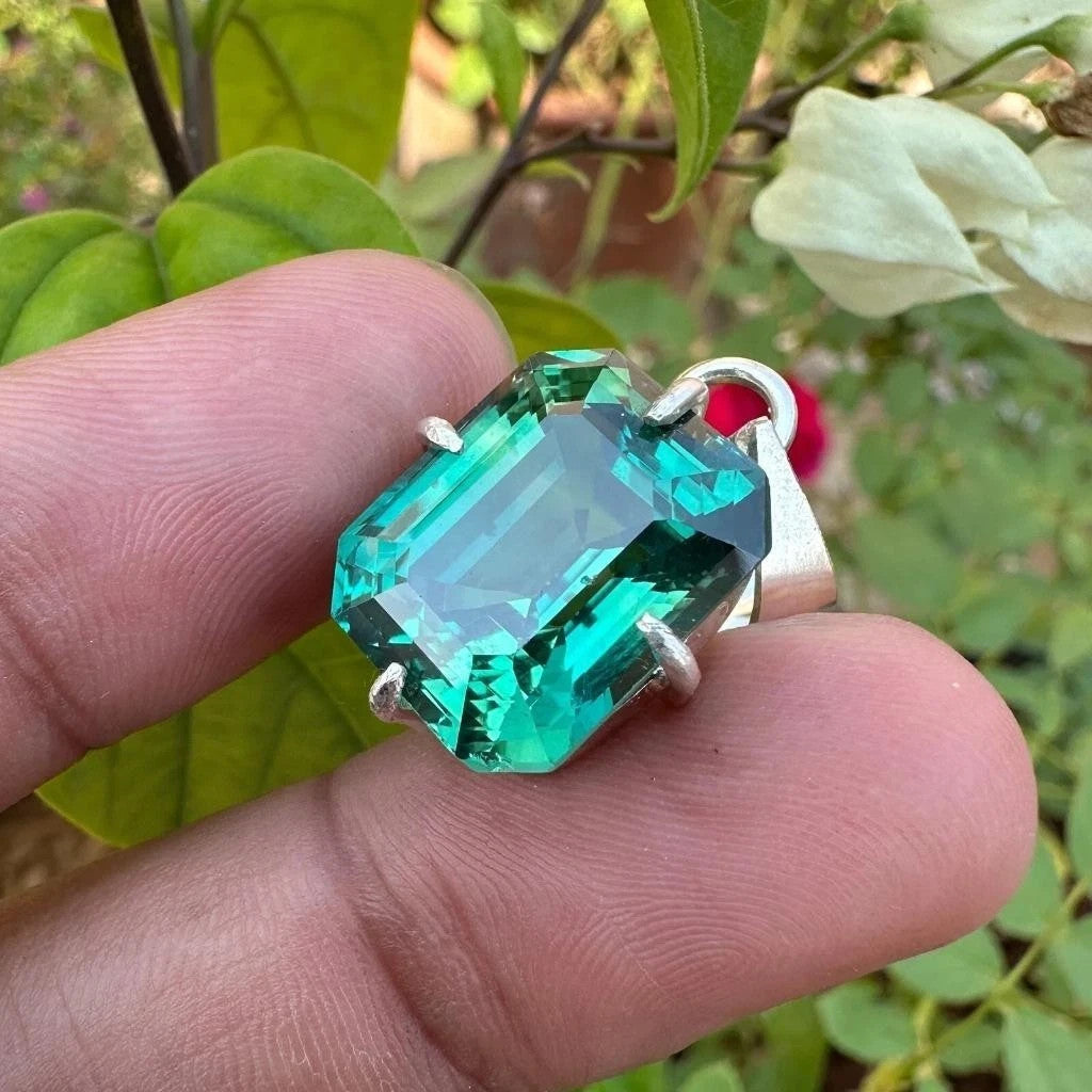 31 Ct Natural Certified Bi- Parti Sapphire Gemstone 925 Sterling Silver Pendant