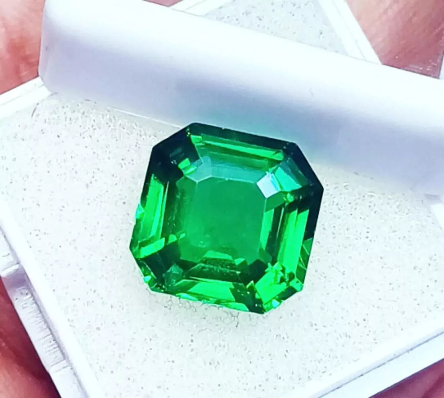 Untreated EGL Certified Flawless 9.85 Ct Natural Emerald Colombia Loose Gemstone