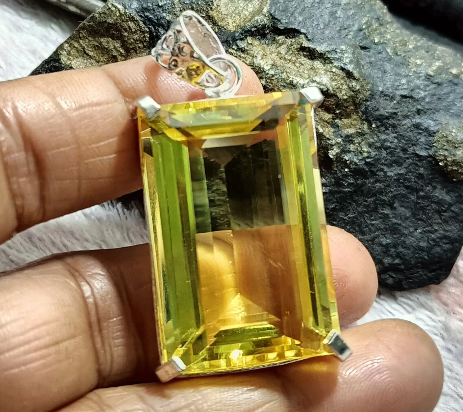 102.25 Ct EGL Certified Natural Topaz 925 Solid Silver Pendant Loose Gemstone