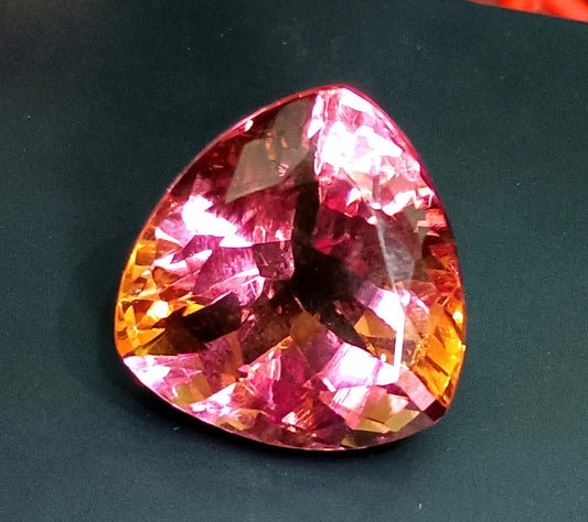 NATURAL Zultanite (7 Color-Change) Loose Certified GEMSTONE TRILLION 25 Ct