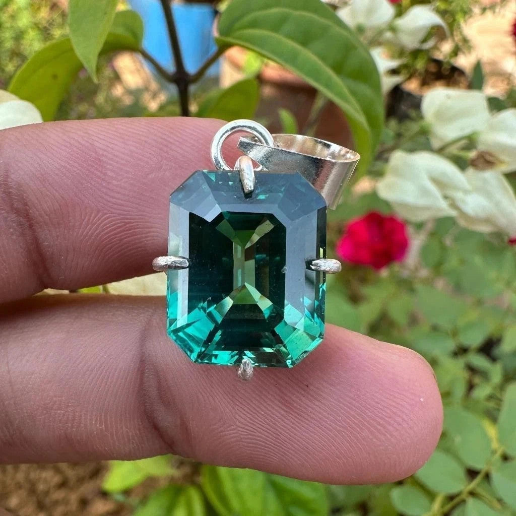 31 Ct Natural Certified Bi- Parti Sapphire Gemstone 925 Sterling Silver Pendant