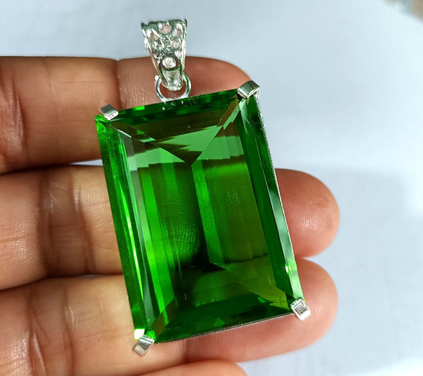 101.90 Ct Emerald Green Natural Topaz 925 Solid Silver Pendant Loose Gemstone