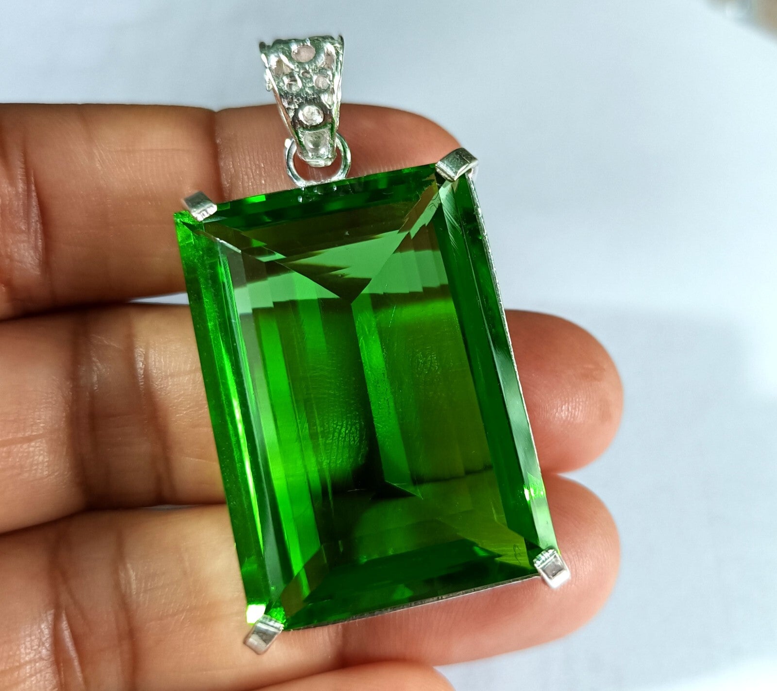 101.90 Ct Emerald Green Natural Topaz 925 Solid Silver Pendant Loose Gemstone