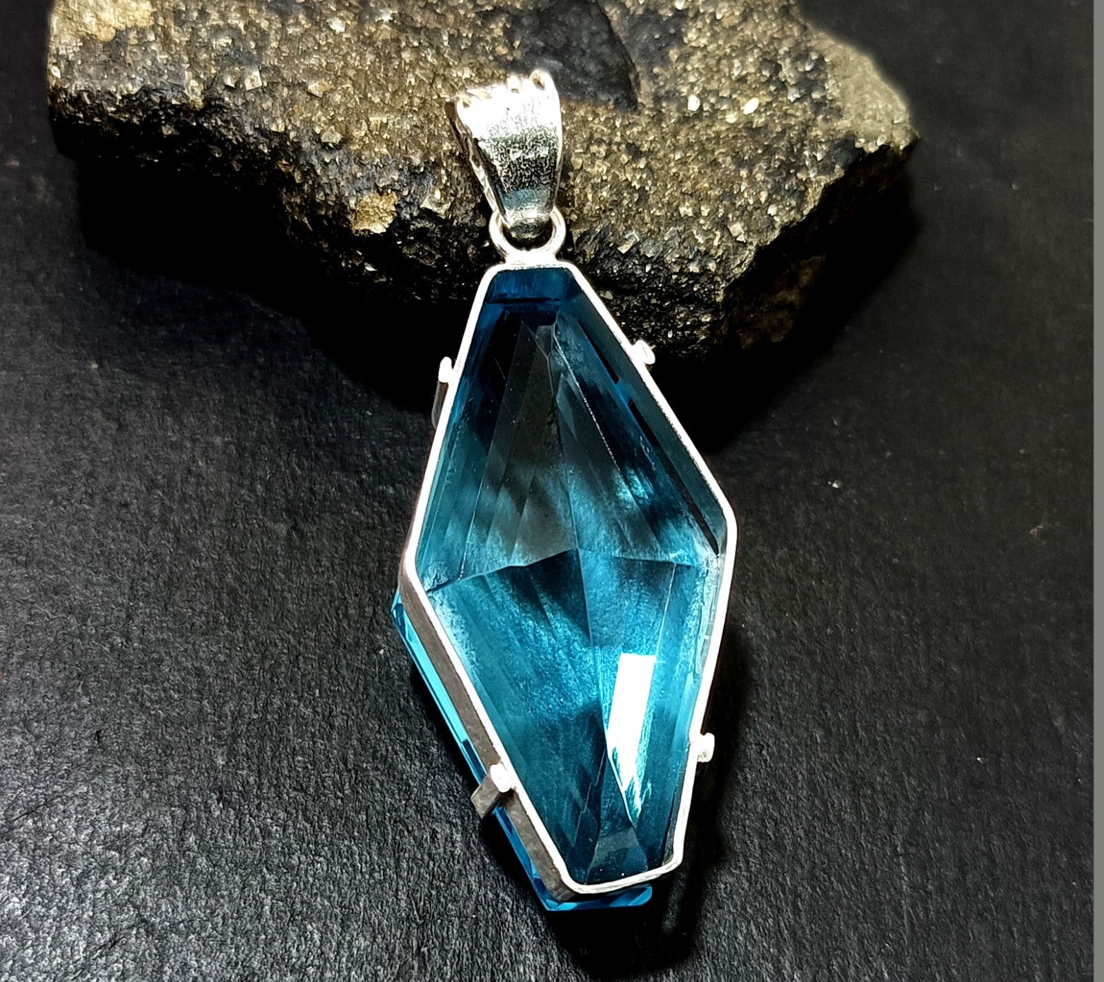 100.85 Ct EGL Certified Natural Topaz 925 Solid Silver Pendant Loose Gemstone
