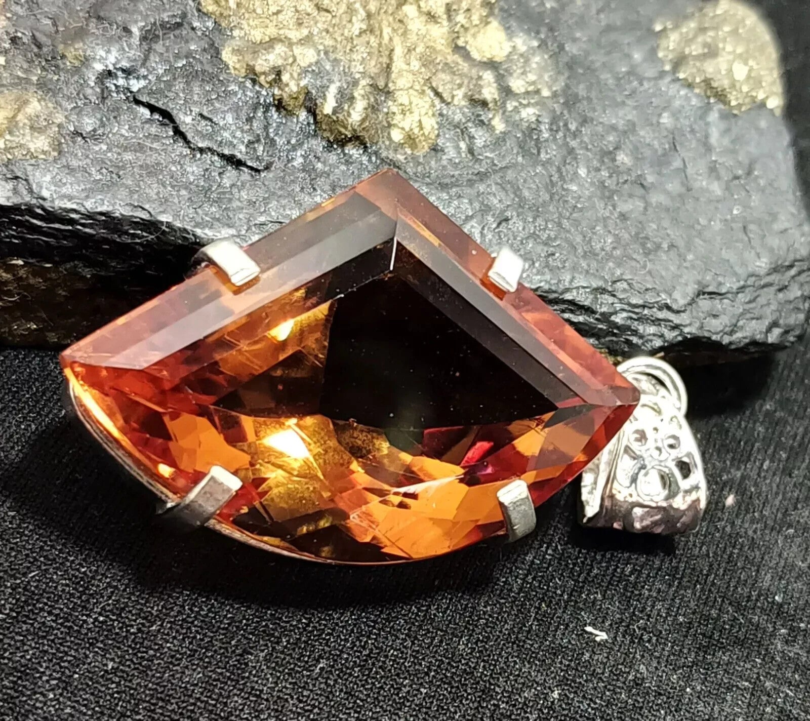 EGL Certified 73.70 Ct FANCY Natural Zultanite 925 Silver Pendant Loose Gemstone