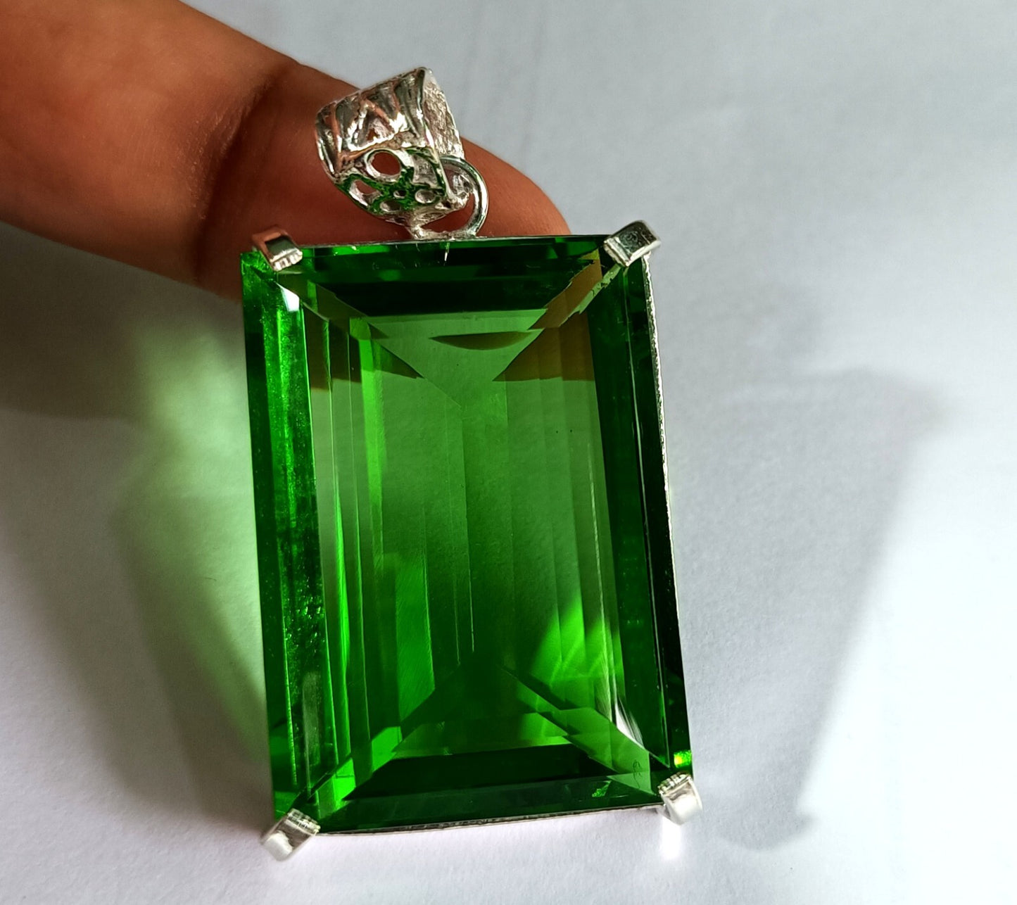 101.90 Ct Emerald Green Natural Topaz 925 Solid Silver Pendant Loose Gemstone