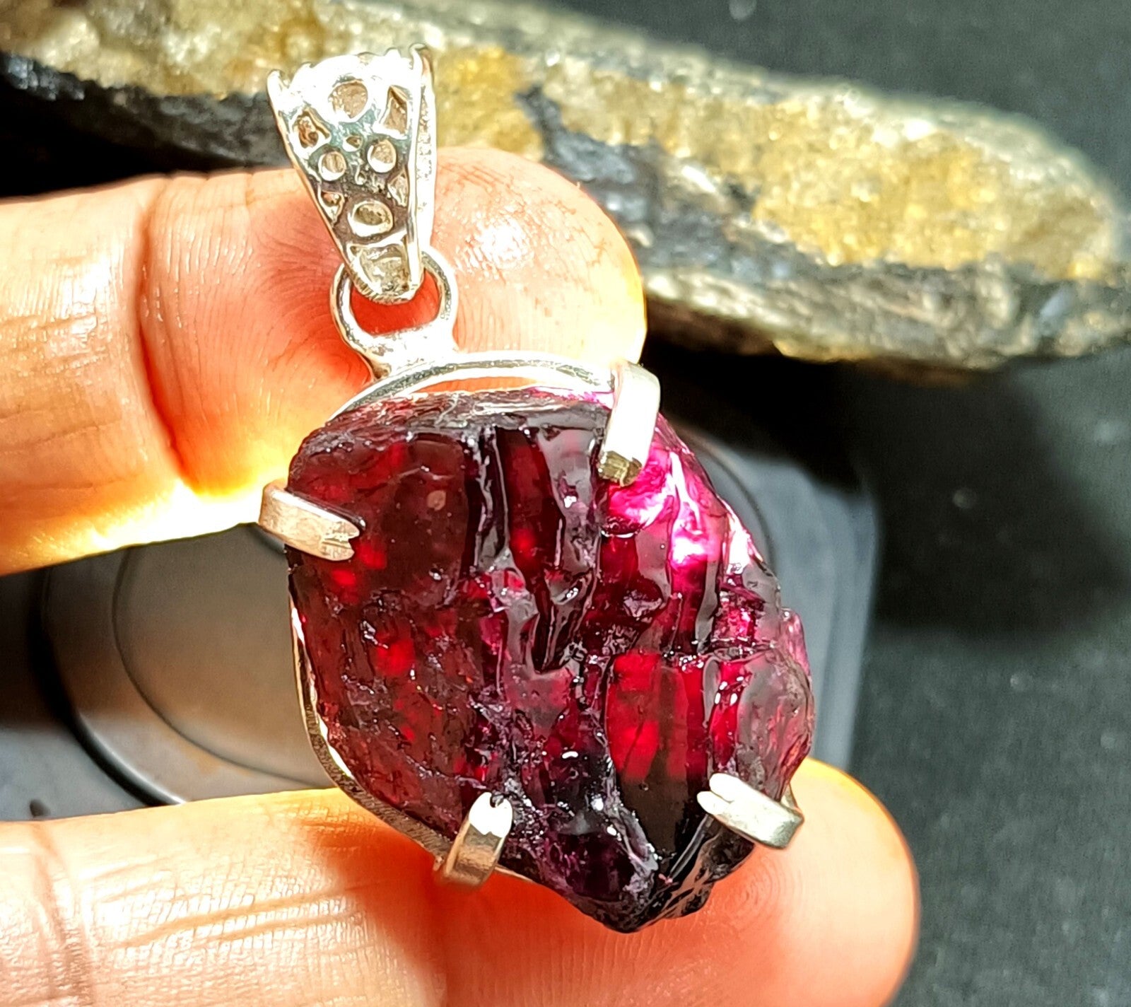 81.90 Ct Natural PAINITE Rough 925 Solid Silver Pendant LOOSE Rough Cut Gemstone