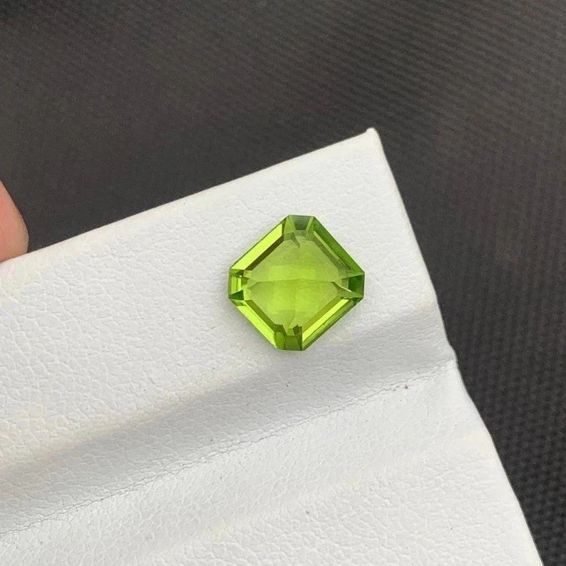 5.5 Ct AAA+ EGL Certified NATURAL Apple Green Peridot Asscher Cut Loose Gemstone