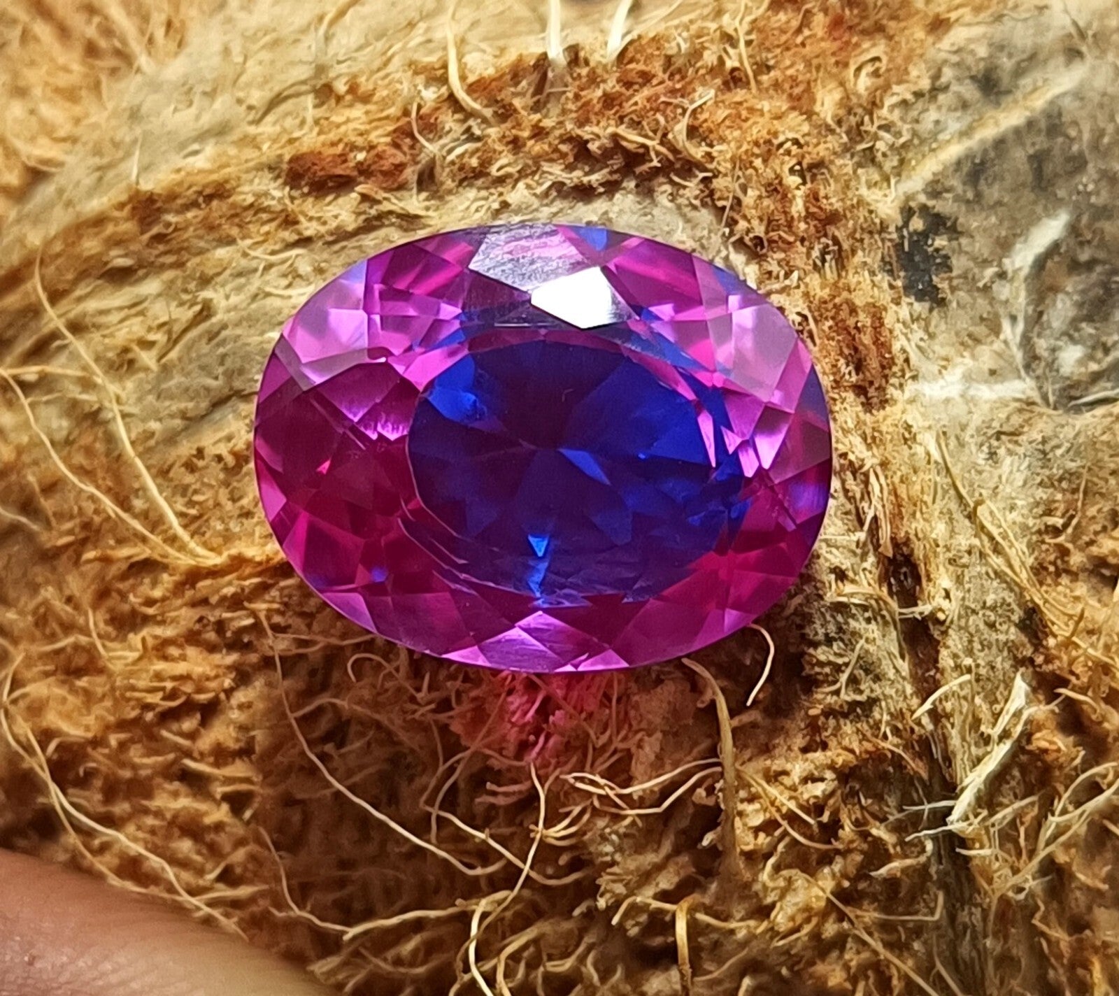 17.15 Ct A++ NATURAL Ceylon PITAMBARI Sapphire Bi-Color Certified Oval GEMSTONE