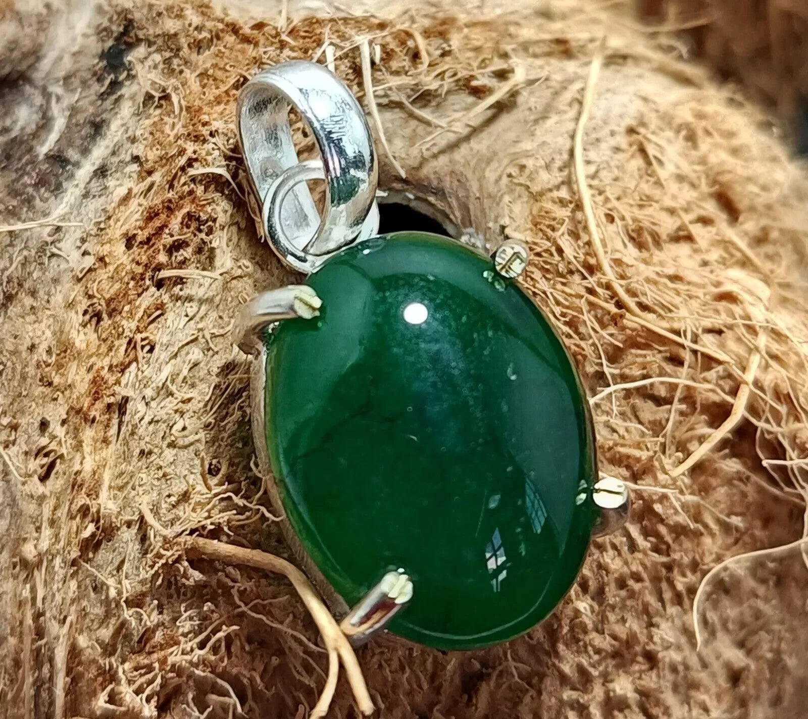 Certified 22.20 Ct Stunning Emerald Solid Silver Oval Cabochon Pendant Gemstone