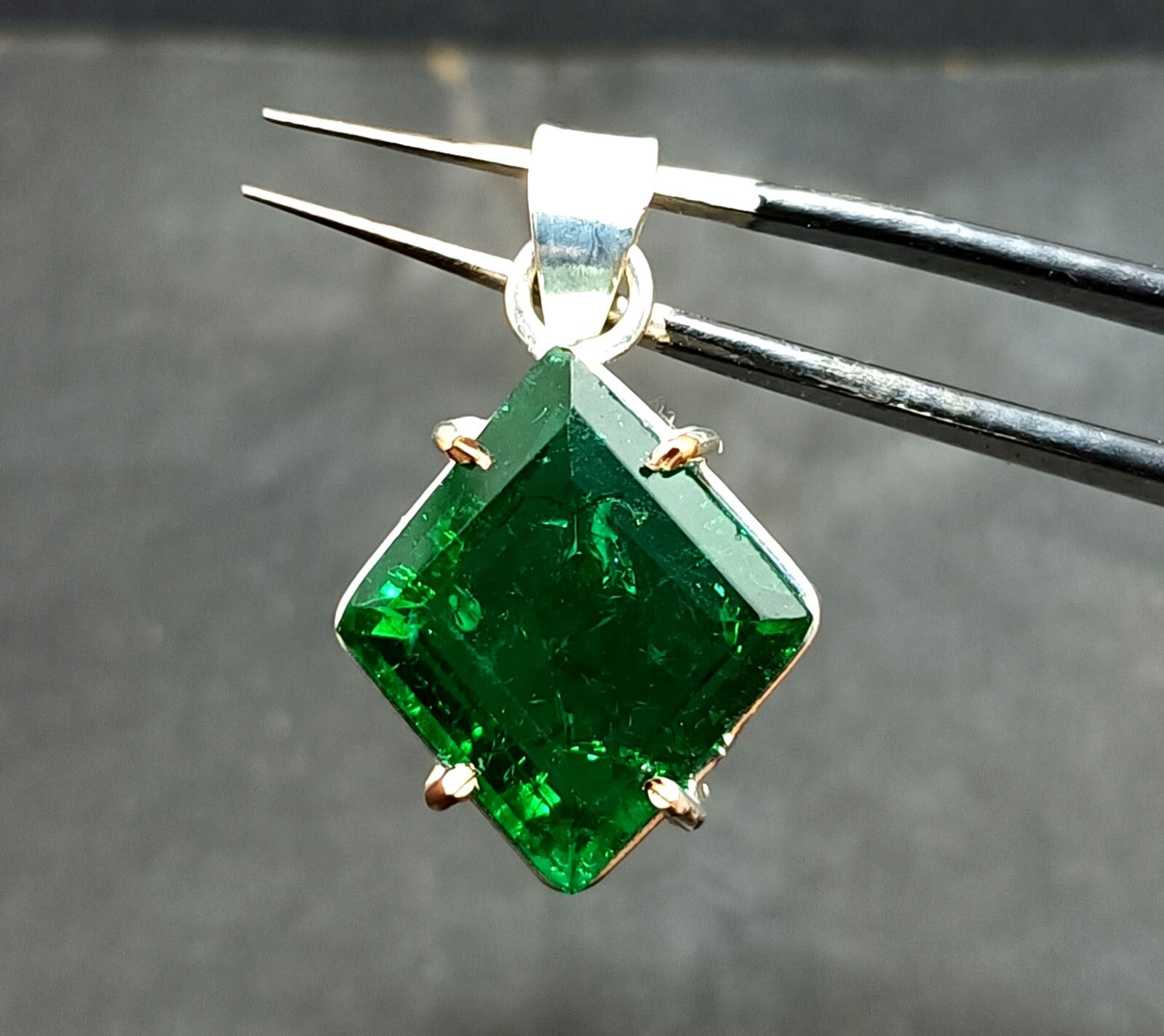 Certified 21.50 Ct Natural Emerald 925 Solid Silver Fancy Cut Pendant Gemstone