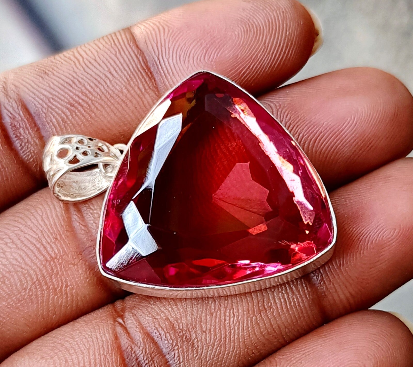 90.85 Ct Natural 7 Color Zultanite Pendant 925 Silver Loose Certified Gemstone