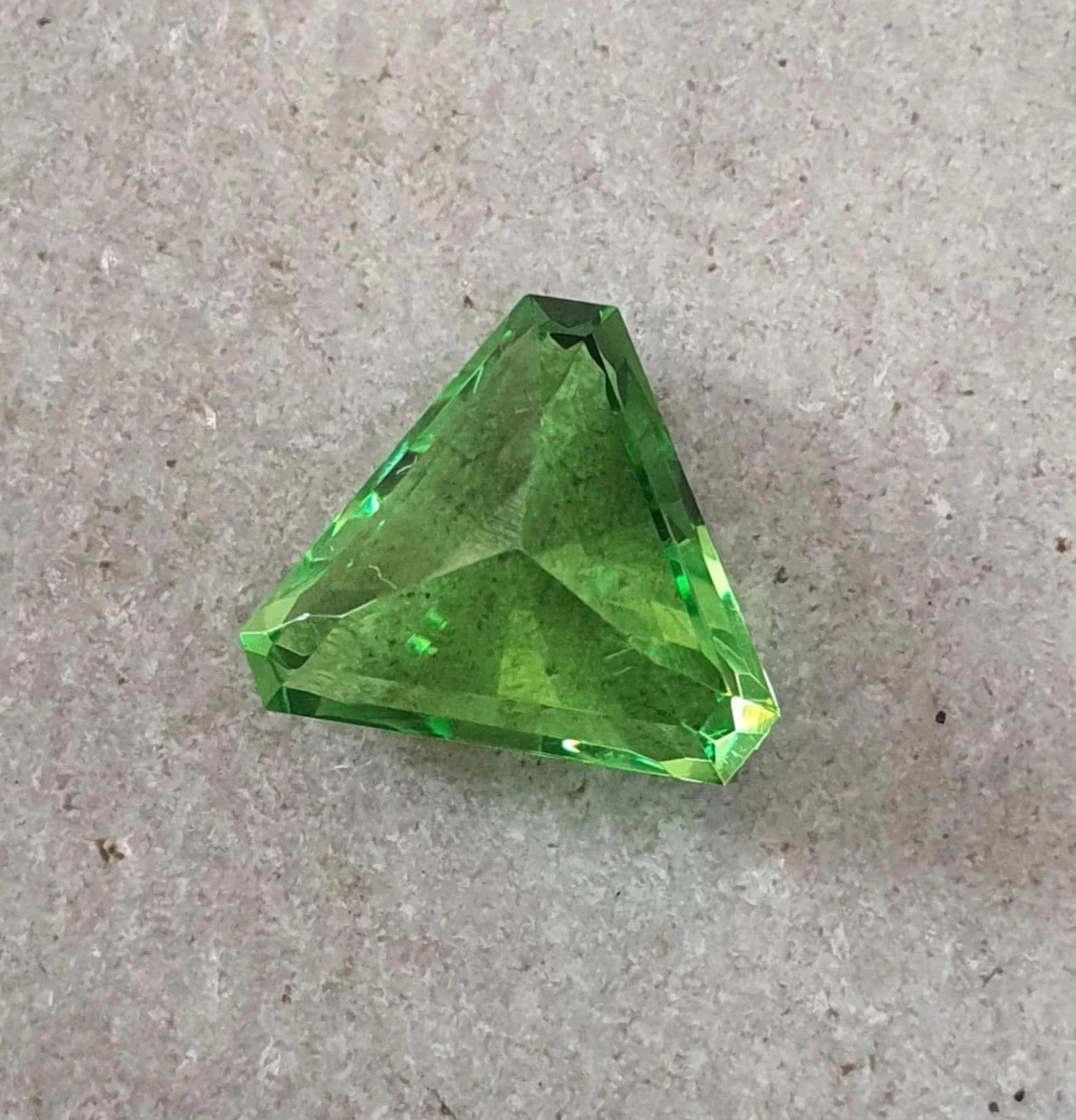 10 Ct Natural Green Peridot Triangle Cut Quality GIE Certified Loose Gemstones