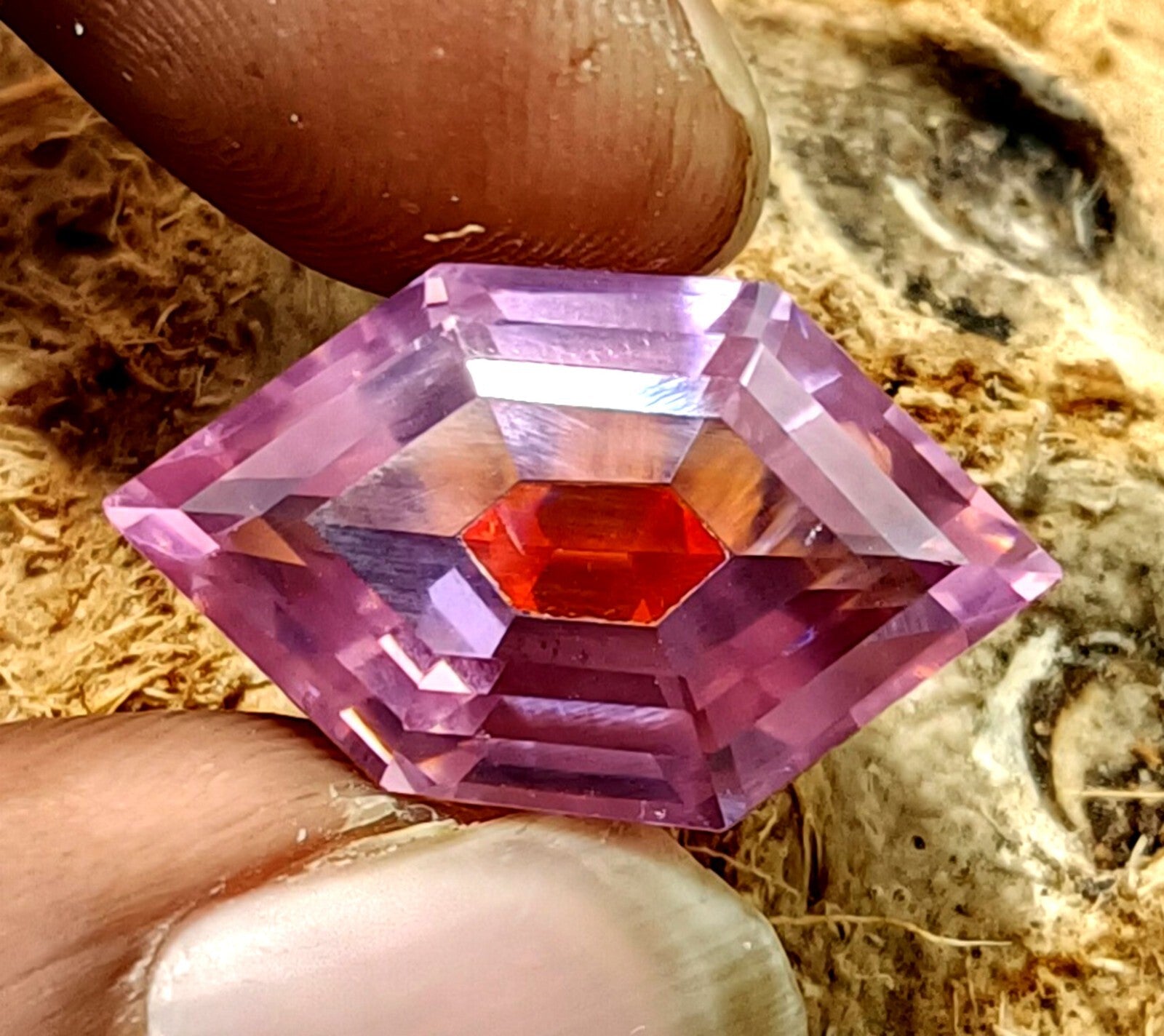 24.70 Ct A++ NATURAL Ceylon PITAMBARI Sapphire Bi-Color Certified Fancy GEMSTONE