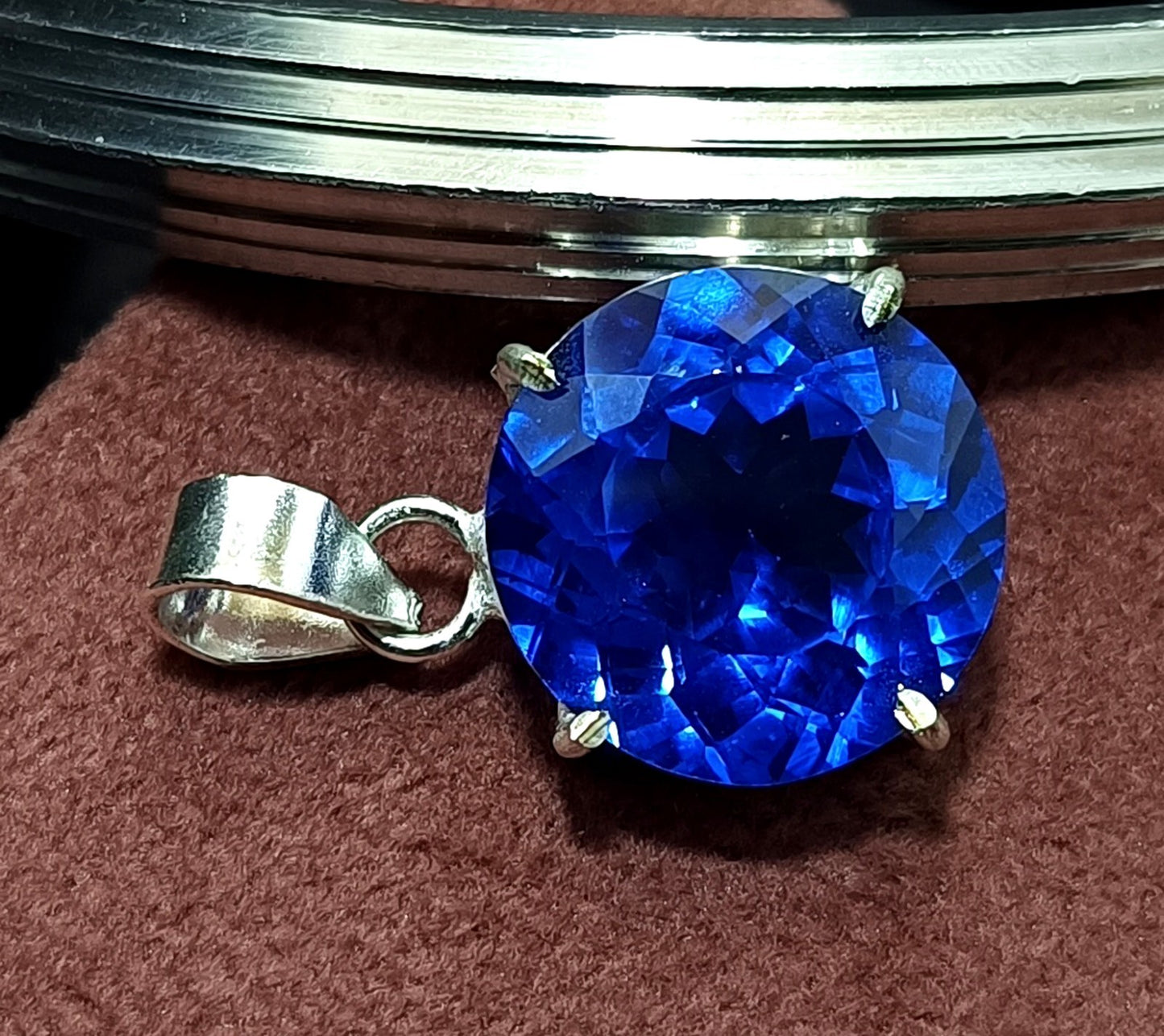 Round 33.35 Ct GIE Certified Natural Blue Sapphire 925 Silver Pendant Gemstone