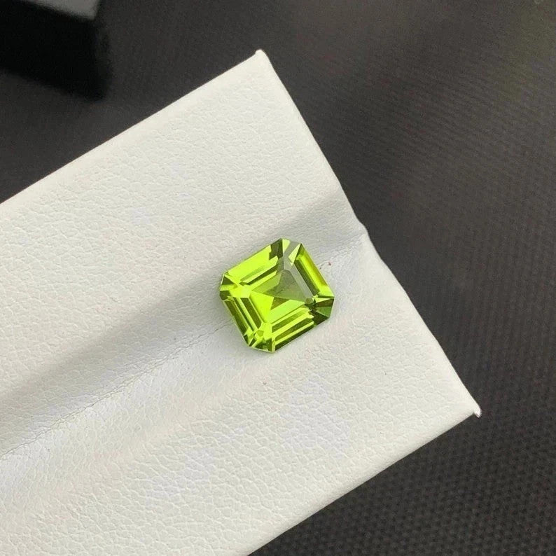 5.5 Ct AAA+ EGL Certified NATURAL Apple Green Peridot Asscher Cut Loose Gemstone
