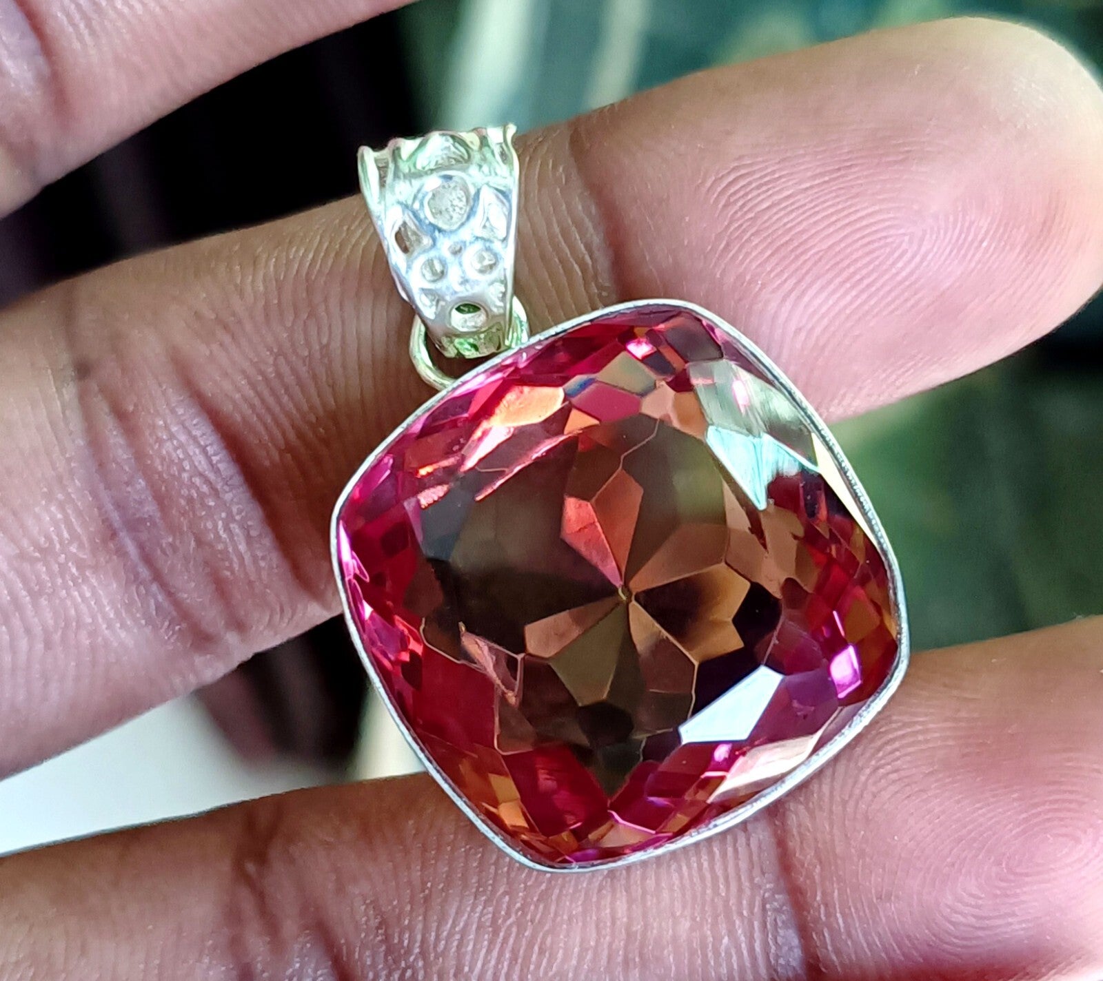 62.30 Ct Natural Zultanite 7 Color Pendant 925 Silver Loose Certified Gemstone