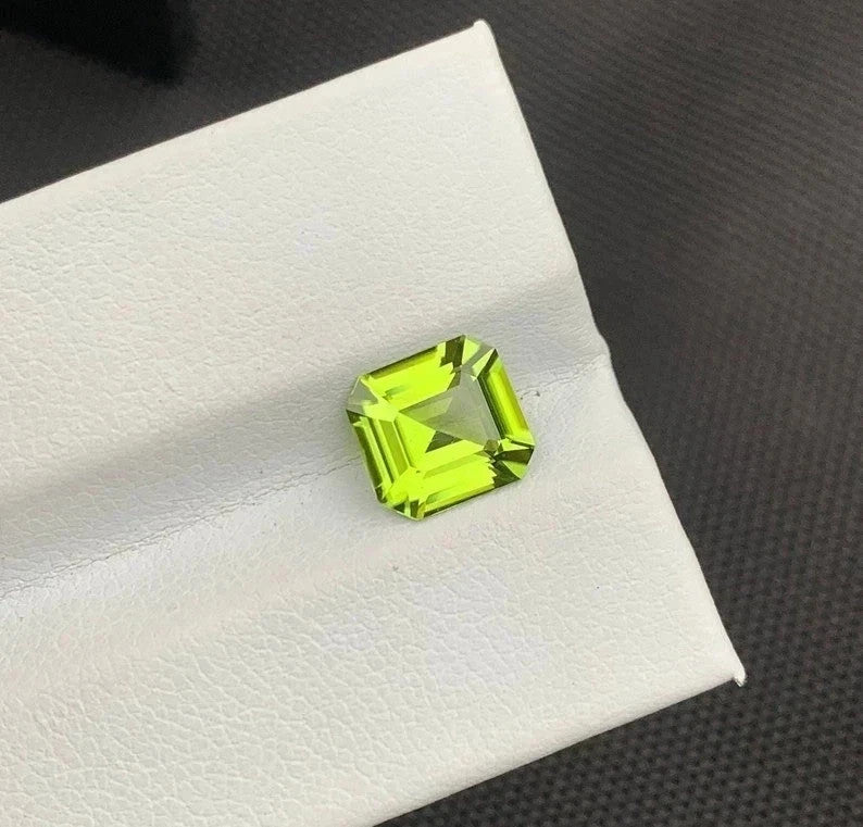 5.5 Ct AAA+ EGL Certified NATURAL Apple Green Peridot Asscher Cut Loose Gemstone