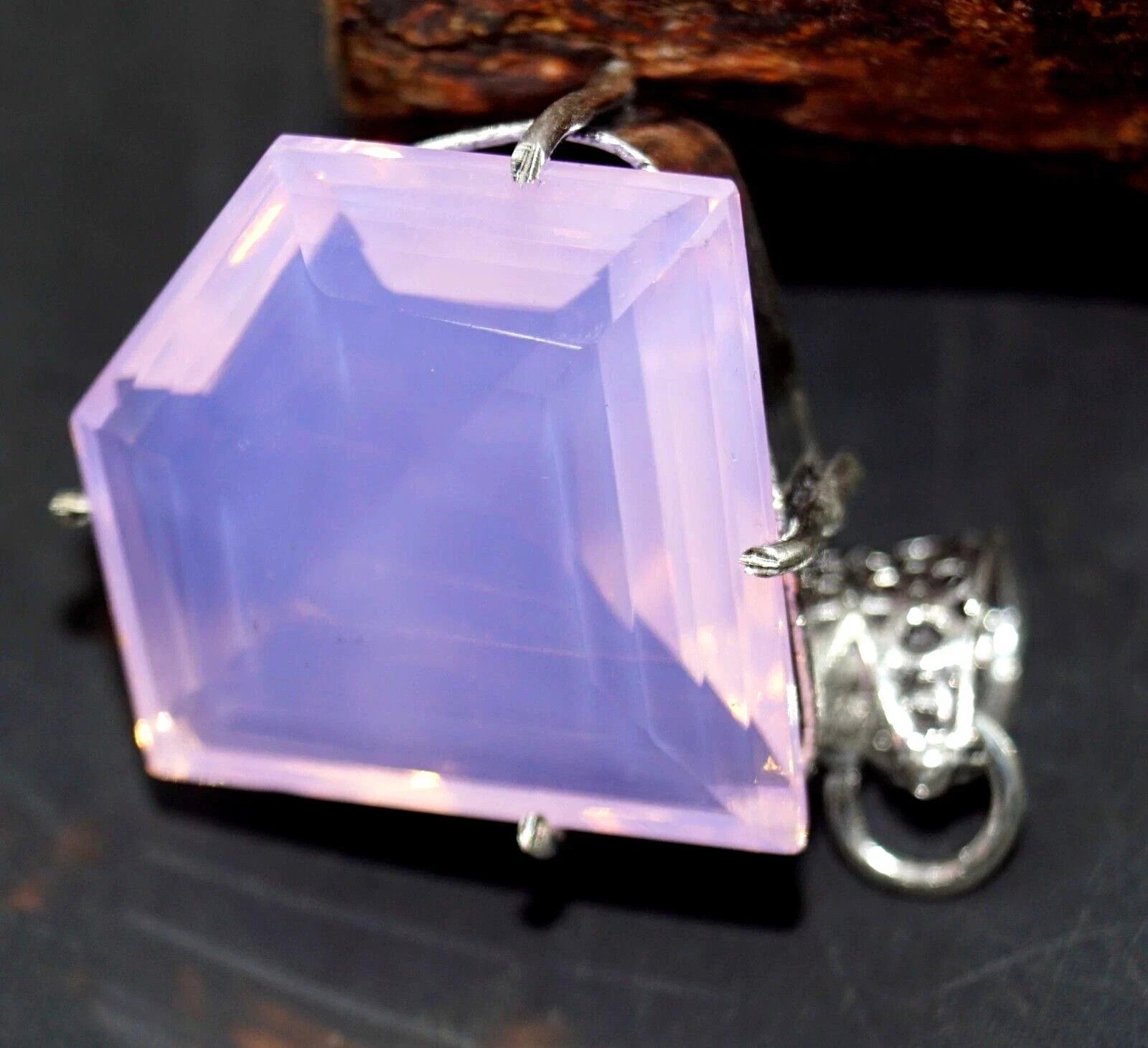 15d40776-5bdf-4488-81e8-89a2382a5352