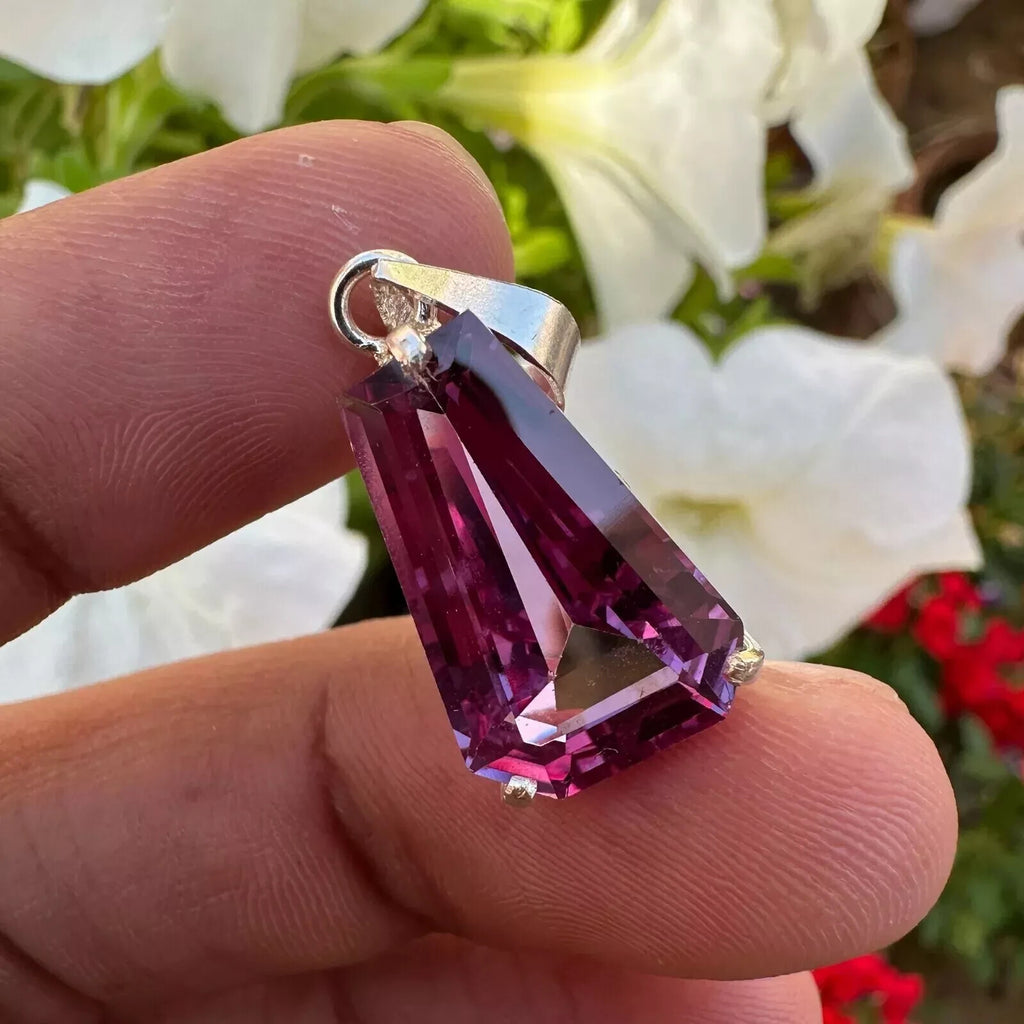 Certified 25 CT Natural Alexandrite Color-Change Gemstone Pendant In 925 Silver