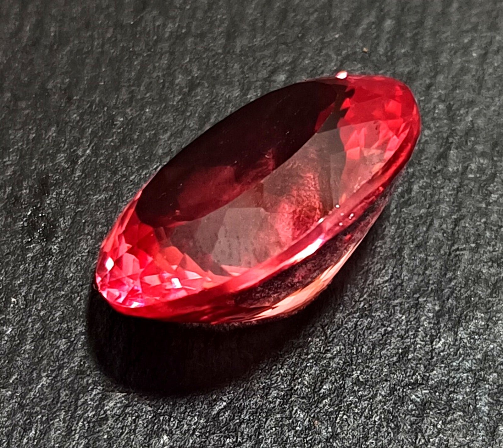 Certified 31.30 Ct Natural Ceylon Padparadscha Sapphire Oval Cut Loose Gemstone