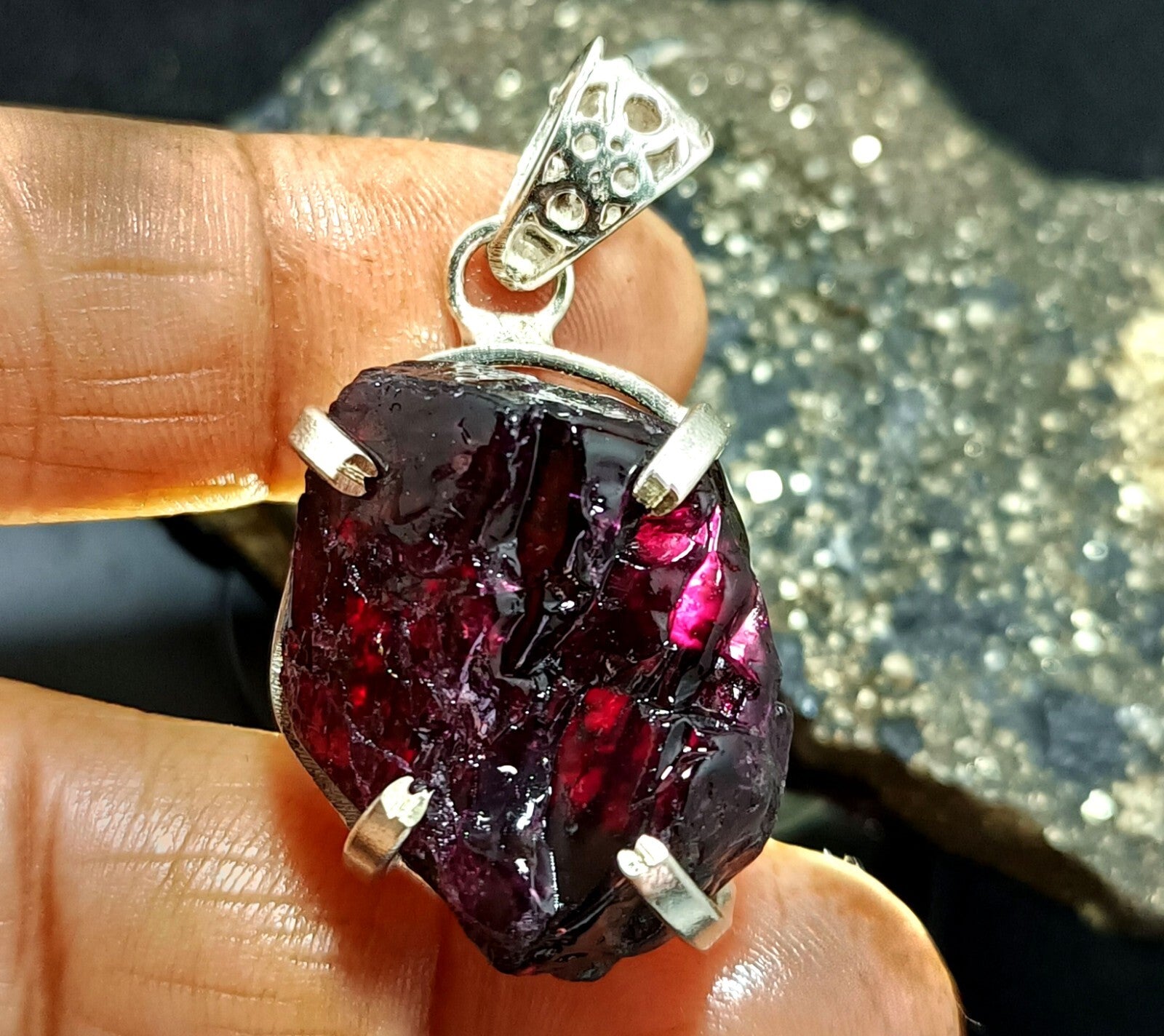 81.90 Ct Natural PAINITE Rough 925 Solid Silver Pendant LOOSE Rough Cut Gemstone