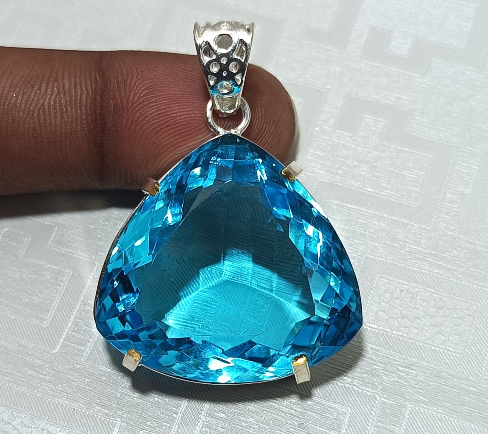 94.80 Ct Trillion Blue  Natural Topaz 925 Solid Silver Pendant Loose Gemstone