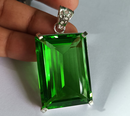 101.90 Ct Emerald Green Natural Topaz 925 Solid Silver Pendant Loose Gemstone