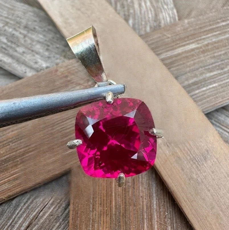 24.40 Ct Natural Rhodolite Garnet Gemstone Pendant 925 Sterling Silver