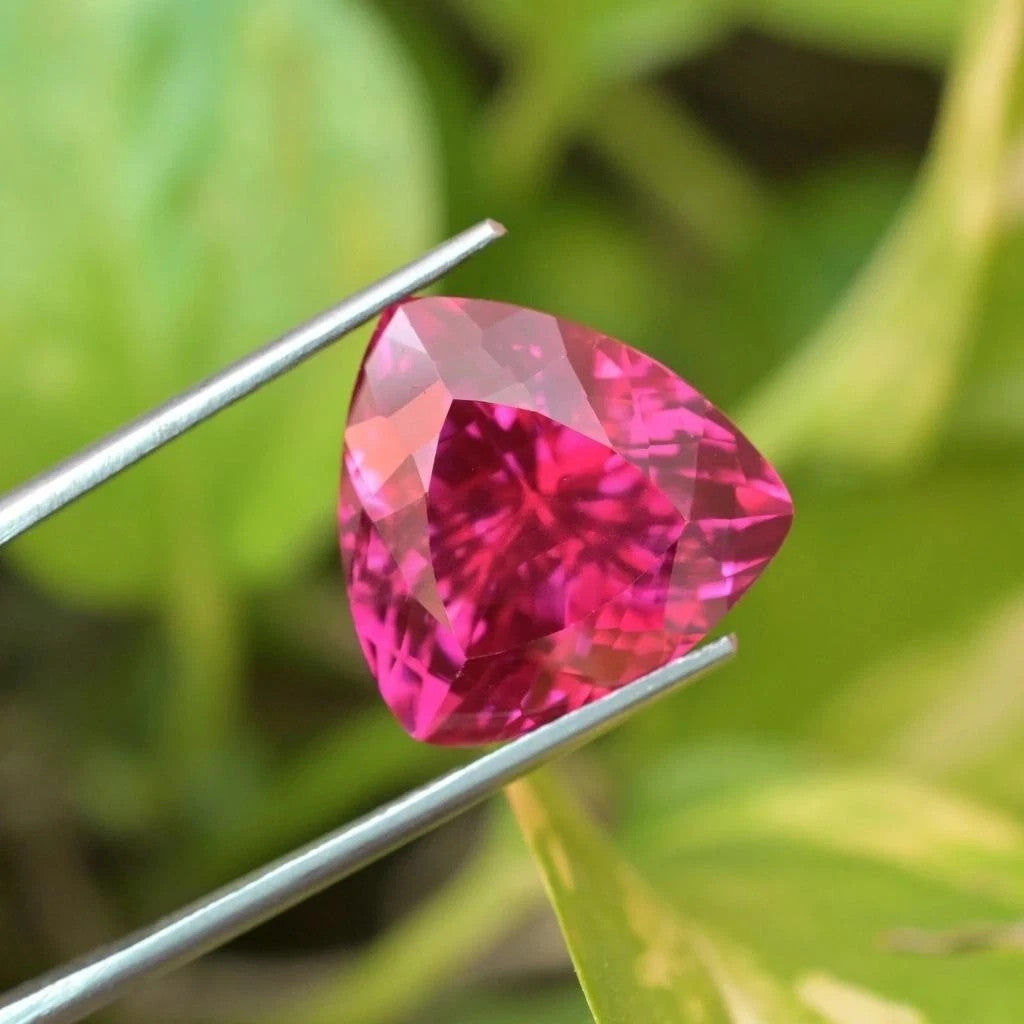 Natural Flawless Ceylon Pink Sapphire 15.75 Ct Trillion Certified Loose Gemstone