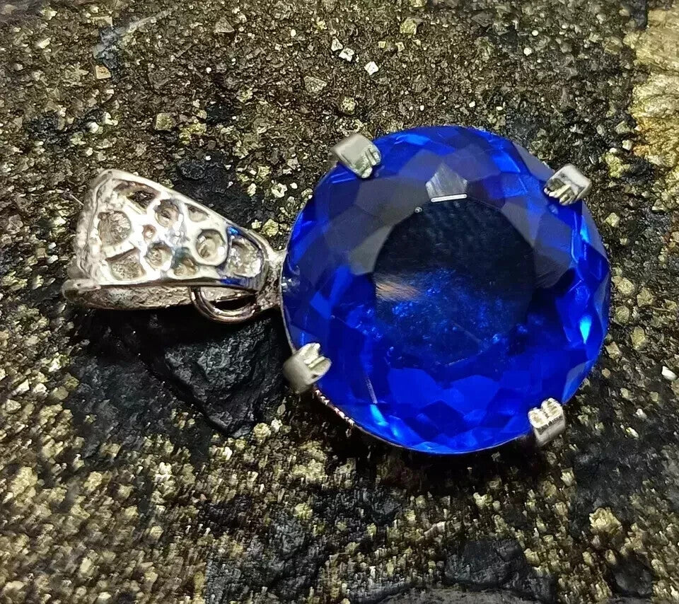Natural Royal Blue Sapphire 30.35 Ct 925 Solid Silver Beautiful Pendant Gemstone