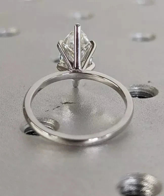 Breathtaking 3.00 Ct Marquise Lab-Created Diamond Solitaire Ring in Brilliant 925 Sterling Silver